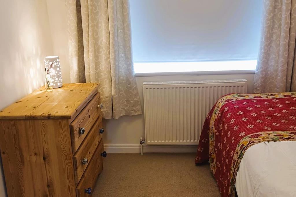 Spacious House And Garden Holiday home *