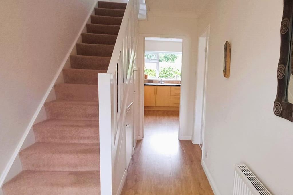 Spacious House And Garden Holiday home