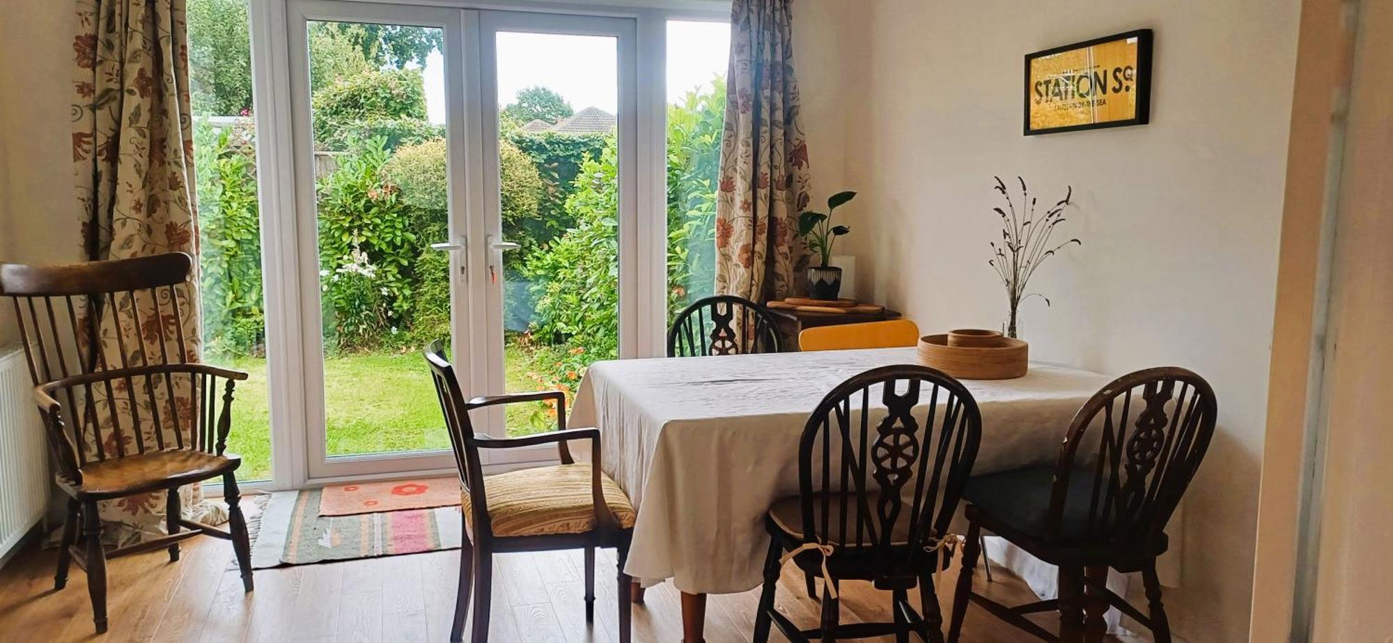 Spacious House And Garden Holiday home